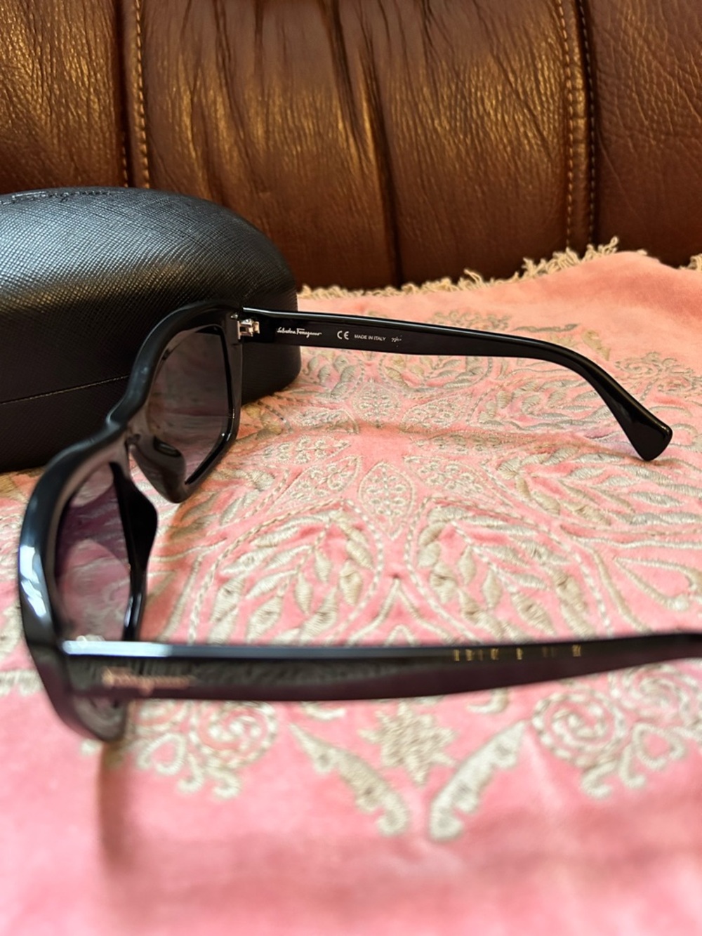 Salvatorre Ferragamo Black Rectangular Women's Sunglasses - Picture 4 of 5